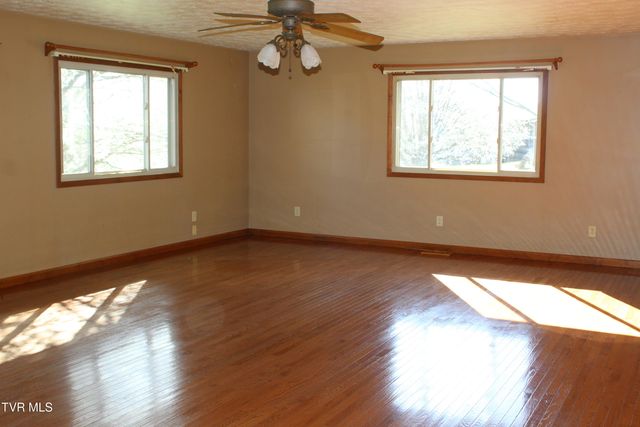 158 Dryden Heights Drive, Dryden, VA 24243