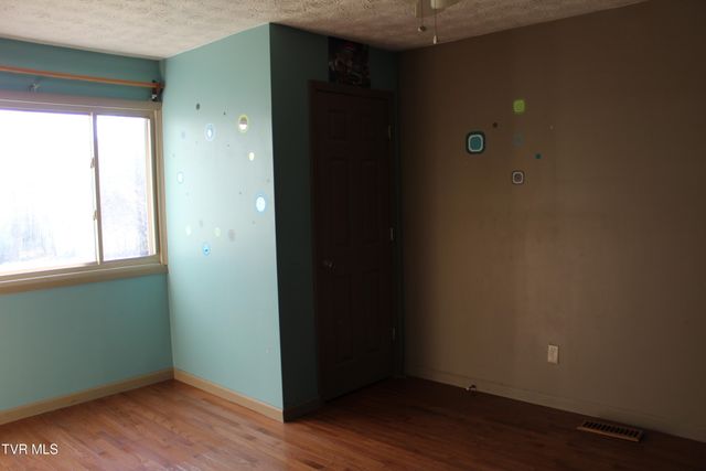 158 Dryden Heights Drive, Dryden, VA 24243