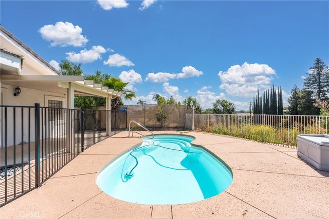 12908 South Lane, Redlands, CA 92373