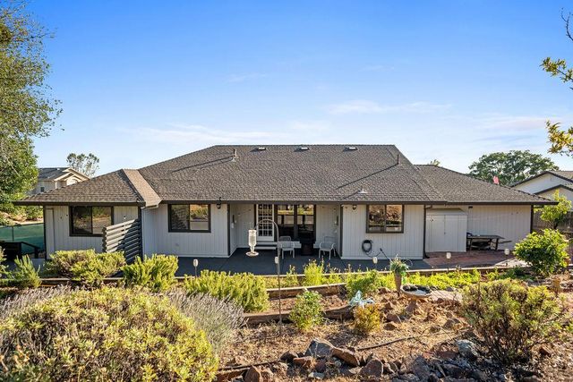 2993 Alhambra Ct, Cameron Park, CA 95682