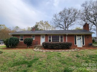 217 Saint John Street, Dallas, NC 28034