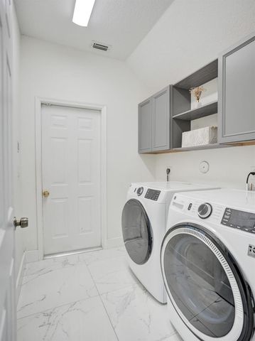 4180 Lansing Avenue, Cooper City, FL 33026