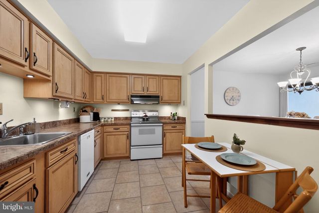 194 SUMMIT HOUSE, West Chester, PA 19382