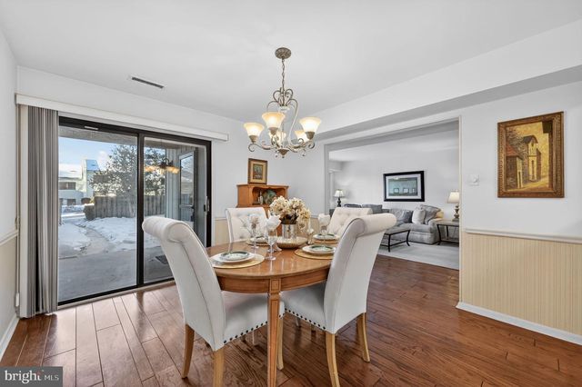 194 SUMMIT HOUSE, West Chester, PA 19382