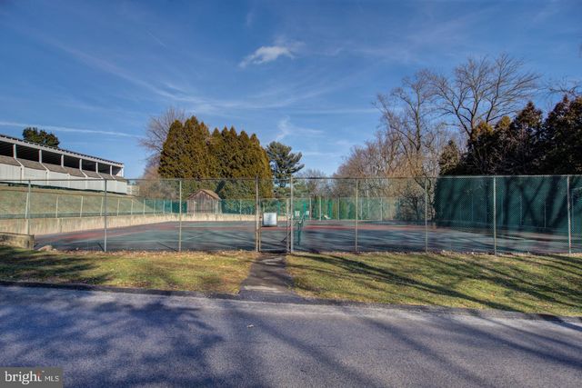 194 SUMMIT HOUSE, West Chester, PA 19382