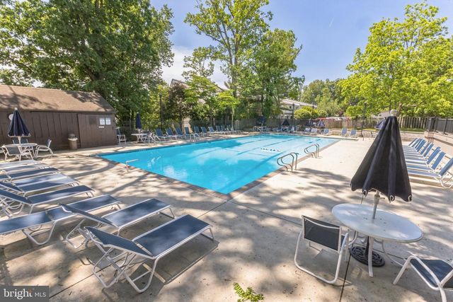 194 SUMMIT HOUSE, West Chester, PA 19382