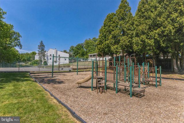 194 SUMMIT HOUSE, West Chester, PA 19382