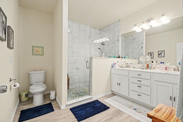 64 Borondo Pines, La Marque, TX 77568