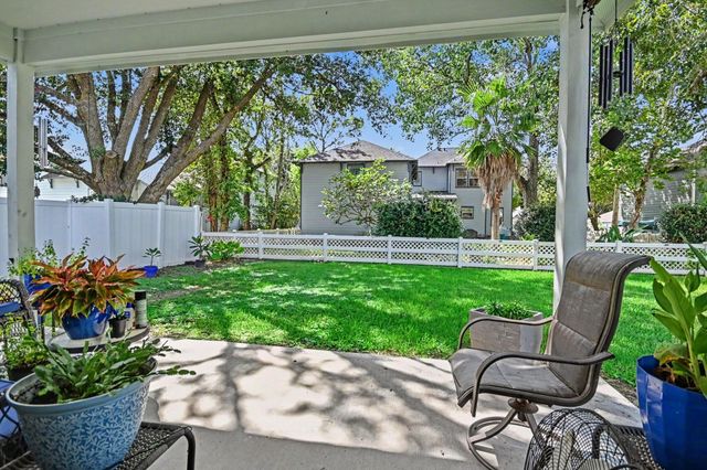 64 Borondo Pines, La Marque, TX 77568