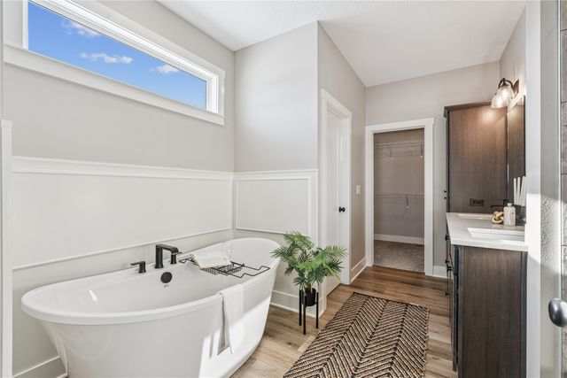 5627 163rd Street, Urbandale, IA 50323