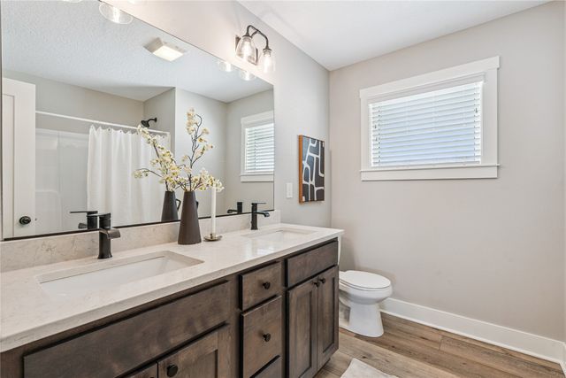 5627 163rd Street, Urbandale, IA 50323