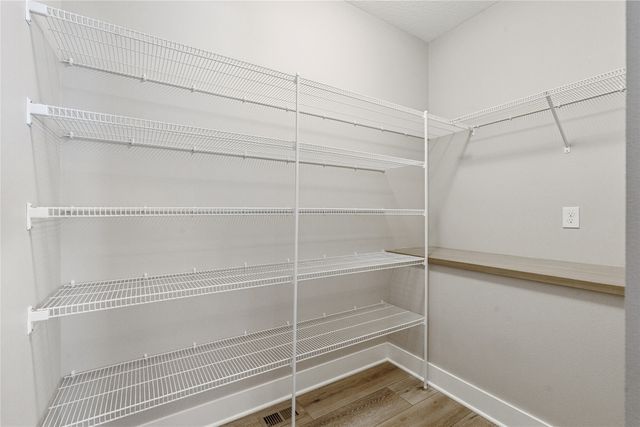 5627 163rd Street, Urbandale, IA 50323