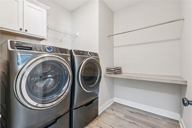 5627 163rd Street, Urbandale, IA 50323