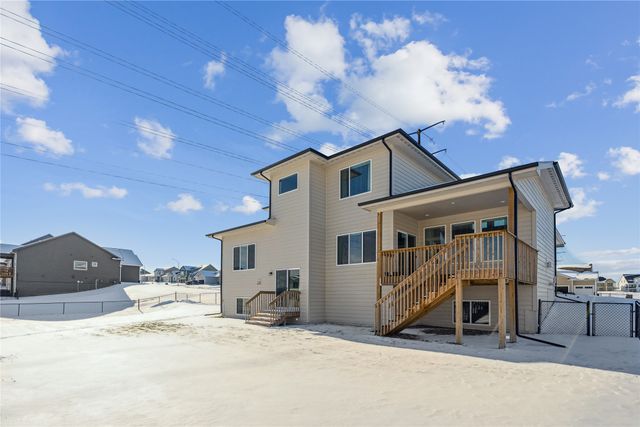 5627 163rd Street, Urbandale, IA 50323