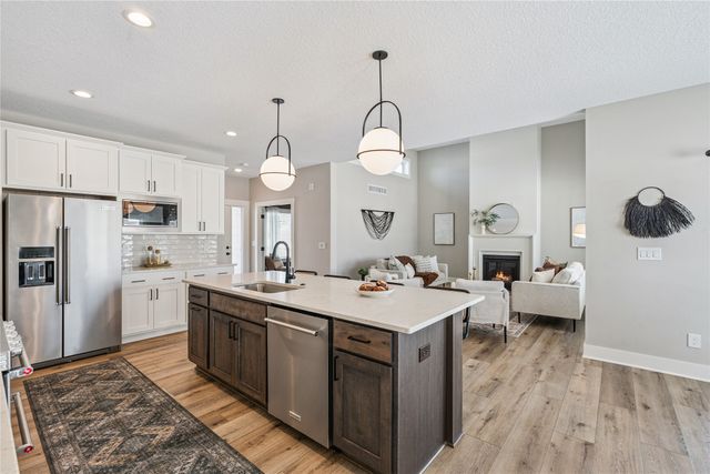 5627 163rd Street, Urbandale, IA 50323