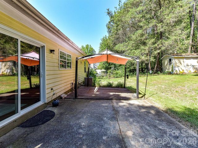 13421 Baker Mills Road, Pineville, NC 28134