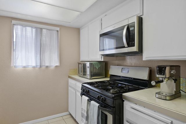 1838 N Nogales Way, Palm Springs, CA 92262