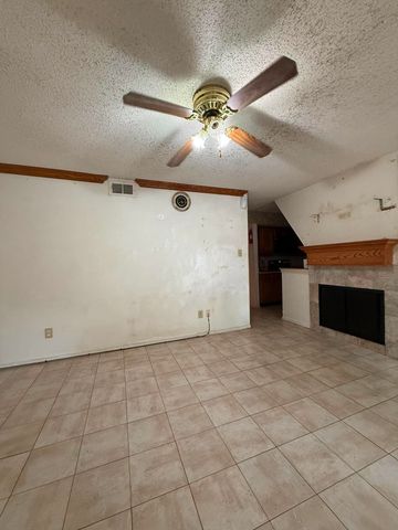 9809 Walnut Street E108, Dallas, TX 75243