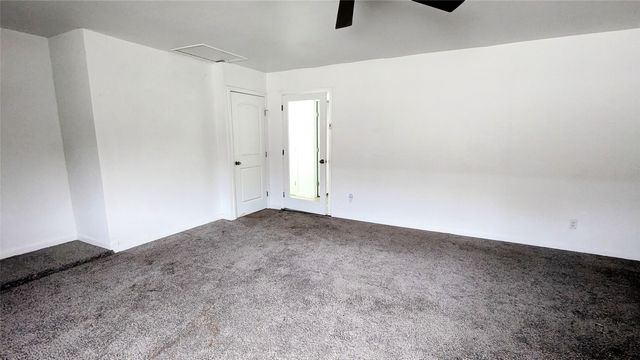 858 Pinehill Lane, Grand Prairie, TX 75052