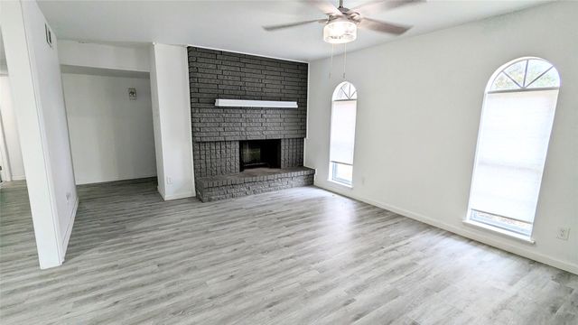 858 Pinehill Lane, Grand Prairie, TX 75052