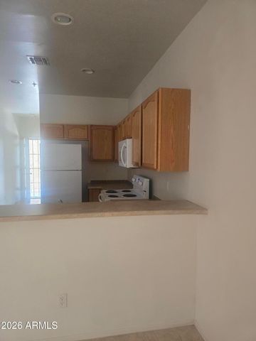 206 E LAWRENCE Boulevard 117, Avondale, AZ 85323