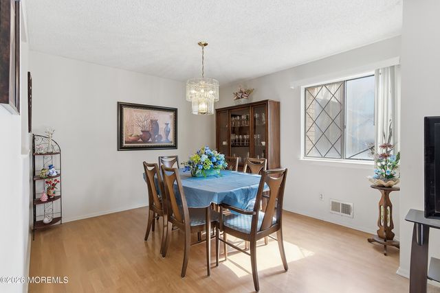 1190 W Saint Georges Avenue A19, Linden City, NJ 07036