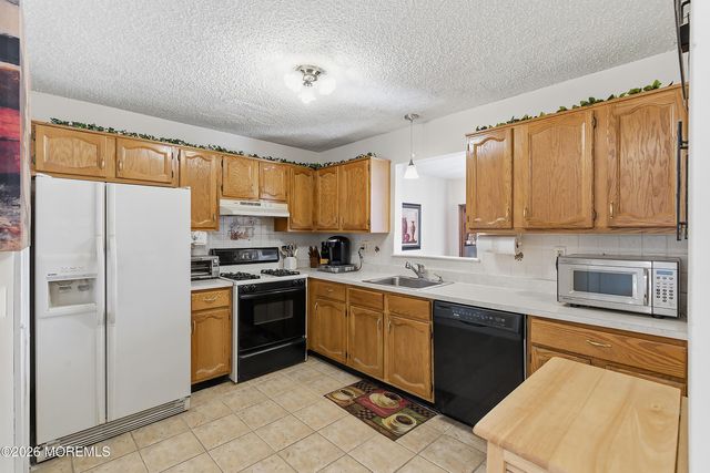 1190 W Saint Georges Avenue A19, Linden City, NJ 07036