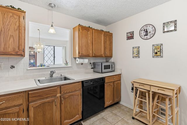 1190 W Saint Georges Avenue A19, Linden City, NJ 07036