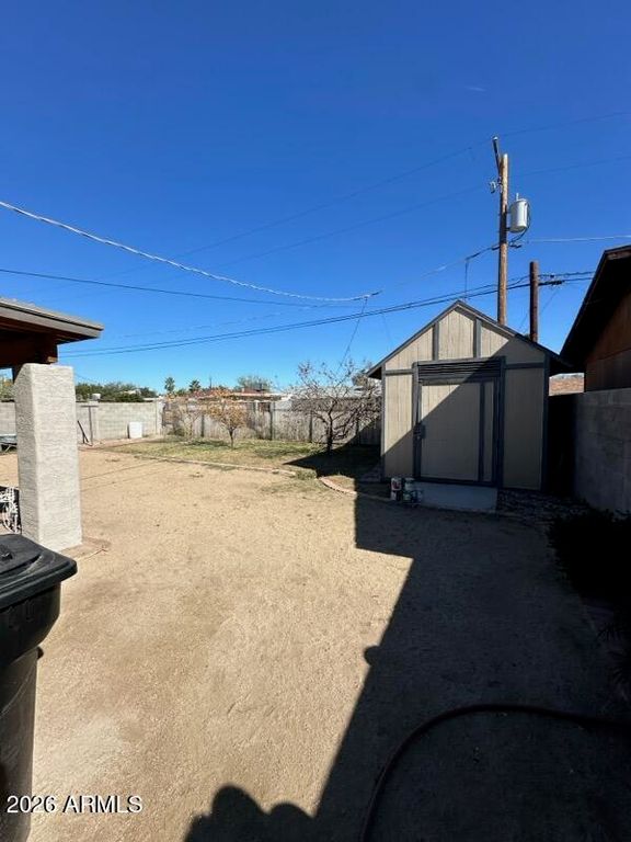 Image 13 of property listing at 4529 N 30TH Avenue, Phoenix, AZ 85017