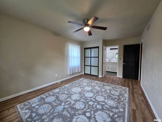 2122 HIGHWOOD Avenue, Pekin, IL 61554