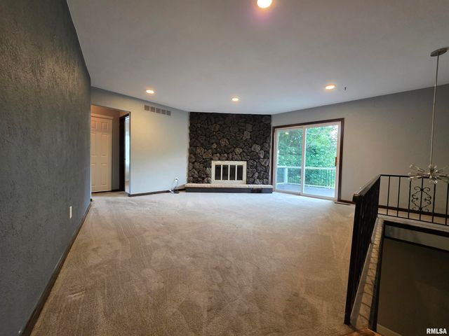 2122 HIGHWOOD Avenue, Pekin, IL 61554