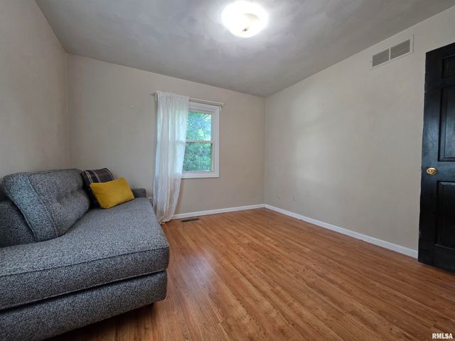 2122 HIGHWOOD Avenue, Pekin, IL 61554