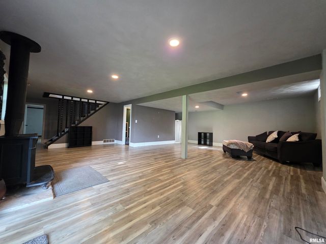 2122 HIGHWOOD Avenue, Pekin, IL 61554