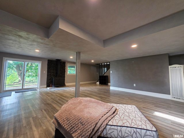 2122 HIGHWOOD Avenue, Pekin, IL 61554