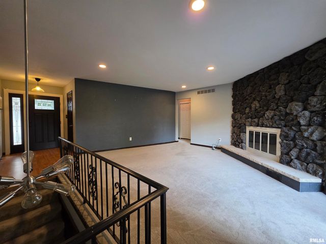 2122 HIGHWOOD Avenue, Pekin, IL 61554