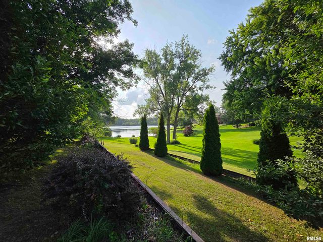 2122 HIGHWOOD Avenue, Pekin, IL 61554