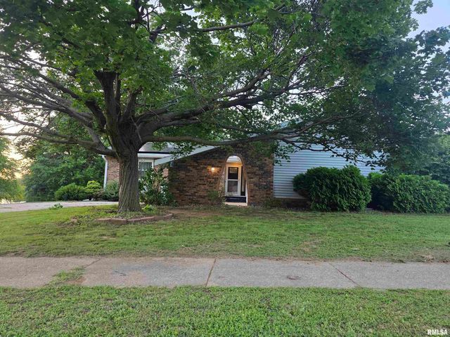 2122 HIGHWOOD Avenue, Pekin, IL 61554