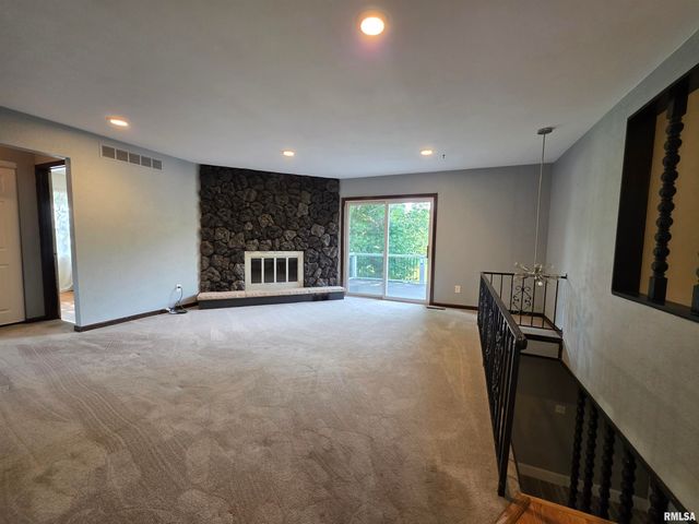 2122 HIGHWOOD Avenue, Pekin, IL 61554