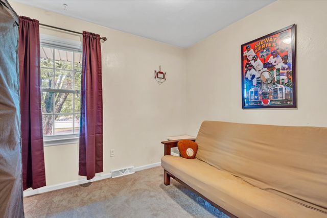 52 Hillview DR, Roanoke, VA 24019
