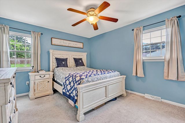 52 Hillview DR, Roanoke, VA 24019