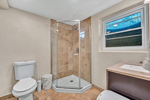 52 Hillview DR, Roanoke, VA 24019