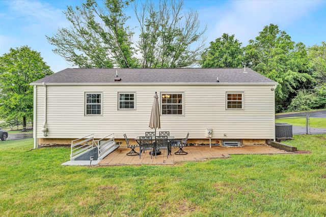 52 Hillview DR, Roanoke, VA 24019