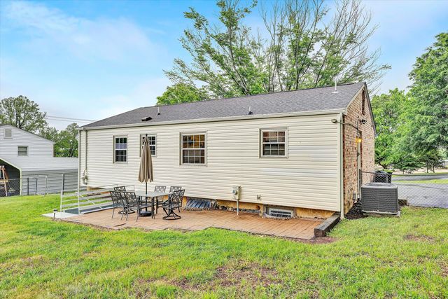 52 Hillview DR, Roanoke, VA 24019