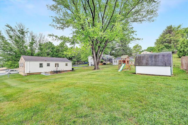 52 Hillview DR, Roanoke, VA 24019