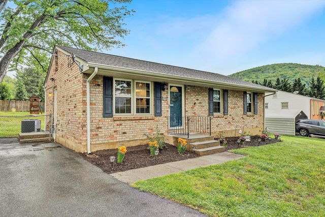 52 Hillview DR, Roanoke, VA 24019