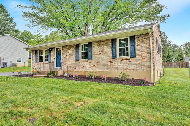 52 Hillview DR, Roanoke, VA 24019