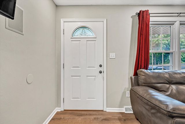 52 Hillview DR, Roanoke, VA 24019