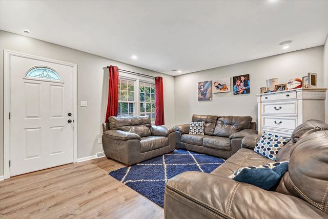 52 Hillview DR, Roanoke, VA 24019