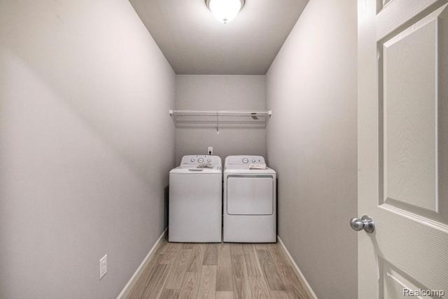 6044 Lahring Road, Linden, MI 48451