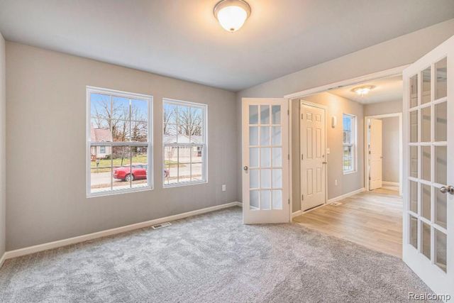 6044 Lahring Road, Linden, MI 48451